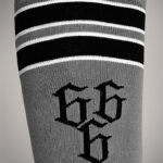 SKULL KNEE GREY Socks