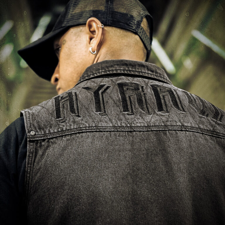 UNDYING sleeveless jacket